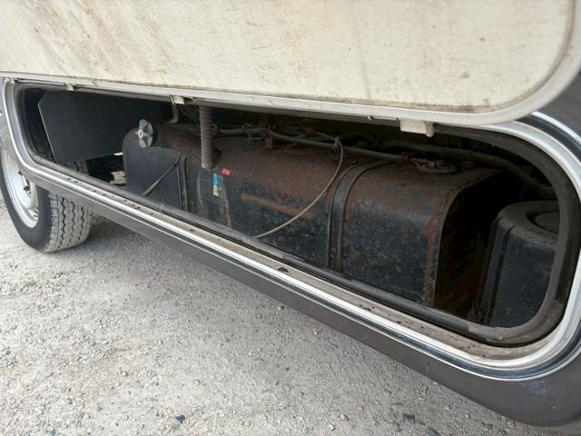 カムロード 　バンテック　ジル　家庭用エアコン　トリプルサブバッテリー　インバーター　デジタルインナーミラー　ＦＦヒーター　３ＷＡＹ冷蔵庫　電子レンジ　マルチルーム　カセットトイレ　給排水タンク　ボイラー（56枚目）