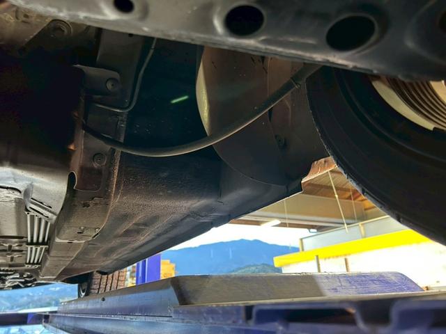 �����E�X�e�b�v��납��F�傫�ȎK�͕��H���͗L��܂���