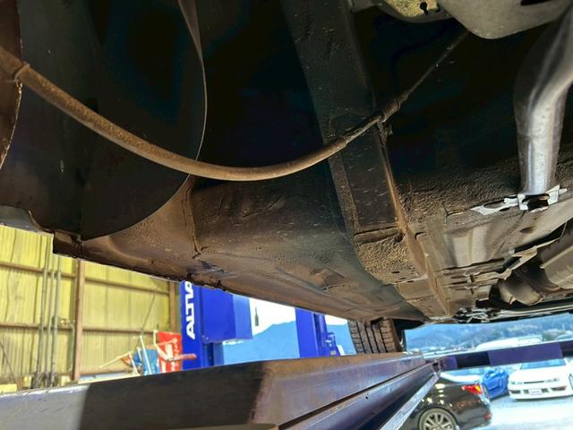 ����荶�X�e�b�v��납��F�傫�ȎK�͕��H���͗L��܂���