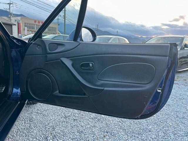 �^�]�ȃh�A�g����