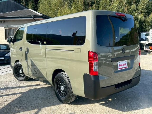ＮＶ３５０キャラバンバン ロングプレミアムＧＸ　カーキグリーン全塗装済み　デイトナ１６インチホイール　Ｒ／Ｔタイヤ　グリルガード　ナビＴＶ　Ｂｌｕｅｔｏｏｔｈ　バックカメラ　スマートキー　ドラレコ　ＥＴＣ　タイミングチェーン駆動　４ナンバー貨物登録（4枚目）