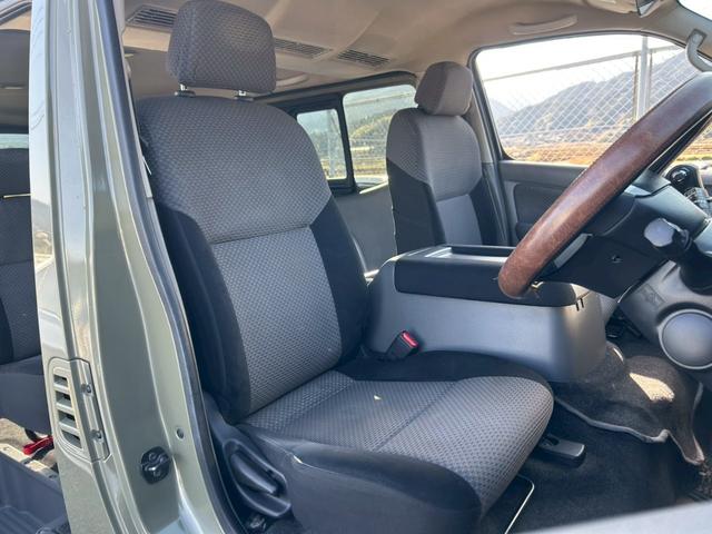 ＮＶ３５０キャラバンバン ロングプレミアムＧＸ　カーキグリーン全塗装済み　デイトナ１６インチホイール　Ｒ／Ｔタイヤ　グリルガード　ナビＴＶ　Ｂｌｕｅｔｏｏｔｈ　バックカメラ　スマートキー　ドラレコ　ＥＴＣ　タイミングチェーン駆動　４ナンバー貨物登録（13枚目）