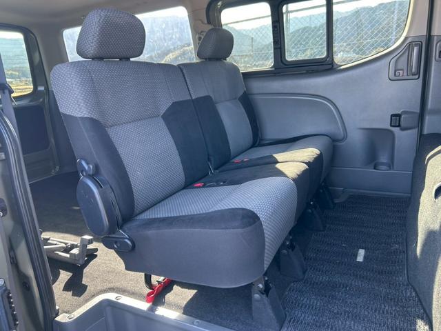 ＮＶ３５０キャラバンバン ロングプレミアムＧＸ　カーキグリーン全塗装済み　デイトナ１６インチホイール　Ｒ／Ｔタイヤ　グリルガード　ナビＴＶ　Ｂｌｕｅｔｏｏｔｈ　バックカメラ　スマートキー　ドラレコ　ＥＴＣ　タイミングチェーン駆動　４ナンバー貨物登録（15枚目）