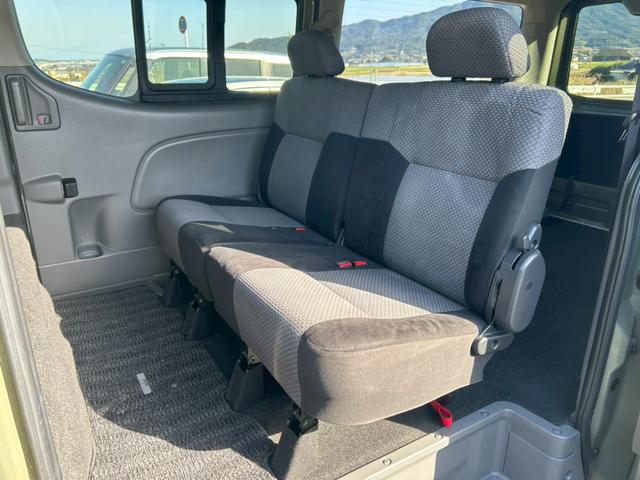 ＮＶ３５０キャラバンバン ロングプレミアムＧＸ　カーキグリーン全塗装済み　デイトナ１６インチホイール　Ｒ／Ｔタイヤ　グリルガード　ナビＴＶ　Ｂｌｕｅｔｏｏｔｈ　バックカメラ　スマートキー　ドラレコ　ＥＴＣ　タイミングチェーン駆動　４ナンバー貨物登録（16枚目）