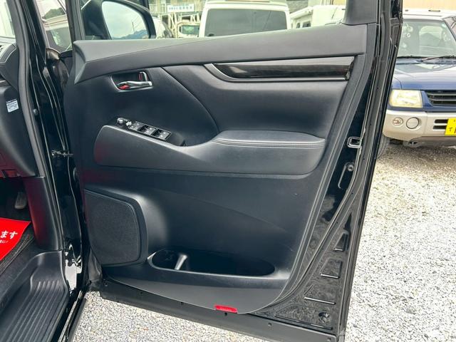 �^�]�ȃh�A�g����