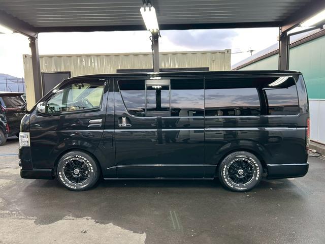 ハイエースバン ロングスーパーＧＬ　ベッドキット　１６インチＡＷ　ホワイトレタータイヤ　ローダウン　フロントスポイラー　ＬＥＤテール　ナビＴＶ　Ｂｌｕｅｔｏｏｔｈ　バックカメラ　キーレス　ＥＴＣ　ドラレコ　タイミングチェーン駆動（3枚目）