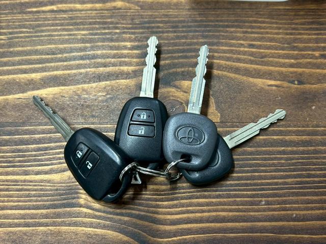 ハイエースバン ロングスーパーＧＬ　ベッドキット　１６インチＡＷ　ホワイトレタータイヤ　ローダウン　フロントスポイラー　ＬＥＤテール　ナビＴＶ　Ｂｌｕｅｔｏｏｔｈ　バックカメラ　キーレス　ＥＴＣ　ドラレコ　タイミングチェーン駆動（43枚目）