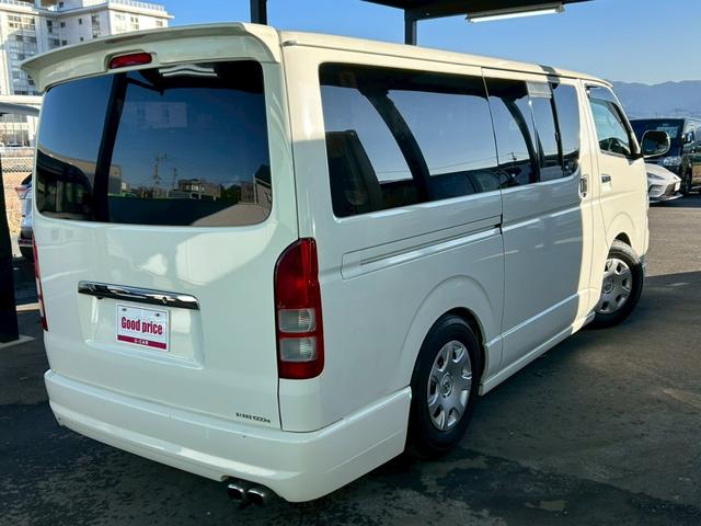ハイエースバン ロングスーパーＧＬ　２．５Ｌディーゼルターボ　ＣＡＲＶＩＮベッドキット　ローダウン　社外フルエアロ　社外マフラー　ナビ　バックカメラ　ＥＴＣ　車検整備付き（6枚目）