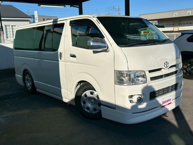 ハイエースバン ロングスーパーＧＬ　２．５Ｌディーゼルターボ　ＣＡＲＶＩＮベッドキット　ローダウン　社外フルエアロ　社外マフラー　ナビ　バックカメラ　ＥＴＣ　車検整備付き（8枚目）