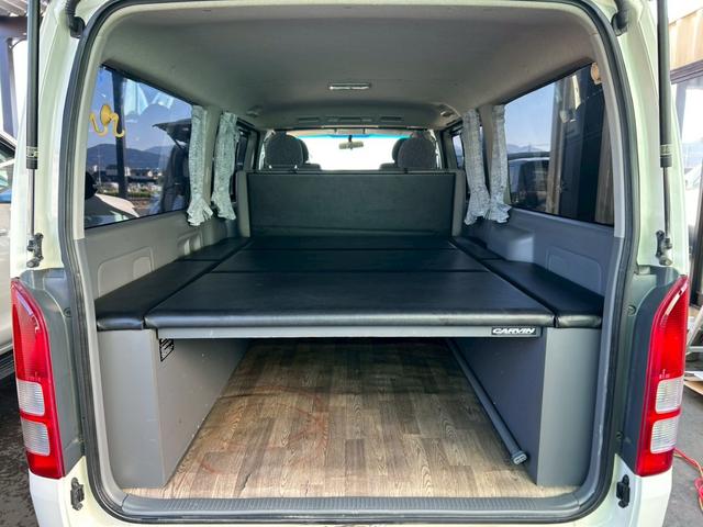 ハイエースバン ロングスーパーＧＬ　２．５Ｌディーゼルターボ　ＣＡＲＶＩＮベッドキット　ローダウン　社外フルエアロ　社外マフラー　ナビ　バックカメラ　ＥＴＣ　車検整備付き（19枚目）