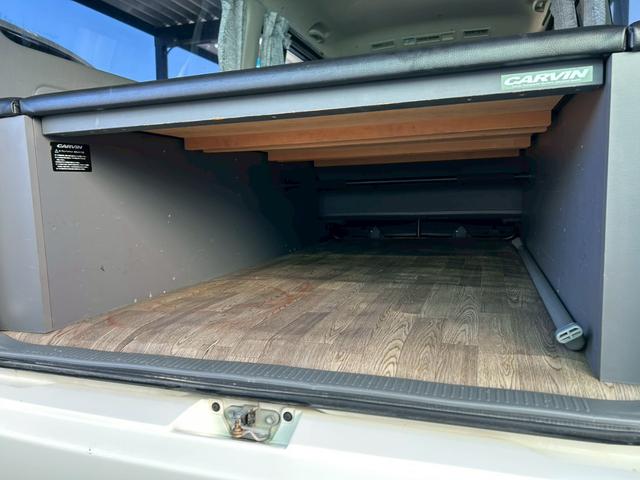 ハイエースバン ロングスーパーＧＬ　２．５Ｌディーゼルターボ　ＣＡＲＶＩＮベッドキット　ローダウン　社外フルエアロ　社外マフラー　ナビ　バックカメラ　ＥＴＣ　車検整備付き（22枚目）