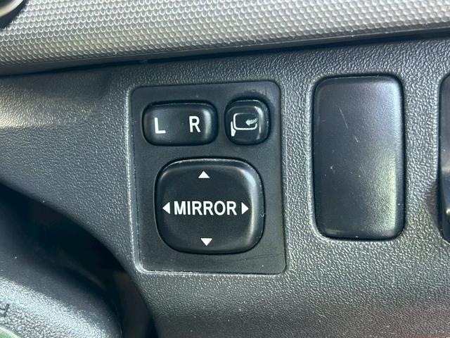 ハイエースバン ロングスーパーＧＬ　２．５Ｌディーゼルターボ　ＣＡＲＶＩＮベッドキット　ローダウン　社外フルエアロ　社外マフラー　ナビ　バックカメラ　ＥＴＣ　車検整備付き（37枚目）