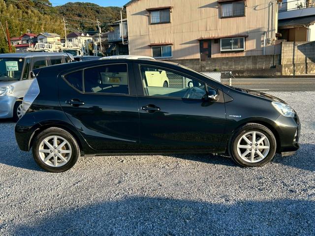 アクア Ｓ　車検整備付き　ナビ　バックカメラ　スマートキー２個　ＥＴＣ　純正１５インチアルミホイール　修復歴無し　タイミングチェーン駆動（7枚目）