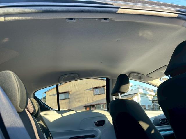 アクア Ｓ　車検整備付き　ナビ　バックカメラ　スマートキー２個　ＥＴＣ　純正１５インチアルミホイール　修復歴無し　タイミングチェーン駆動（20枚目）