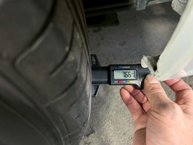 ＮＶ３５０キャラバンバン ロングＤＸ　ベッドキット　９Ｖ型ナビＴＶ　フリップダウンモニター　Ｂｌｕ－ｒａｙ再生　Ｂｌｕｅｔｏｏｔｈ　バックカメラ　前後ドラレコ　１６インチＡＷ　ＮＡＳＣＡＲタイヤ　タイミングチェーン　４ナンバー貨物登録（14枚目）