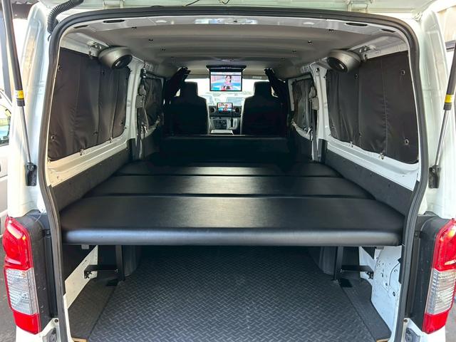 ＮＶ３５０キャラバンバン ロングＤＸ　ベッドキット　９Ｖ型ナビＴＶ　フリップダウンモニター　Ｂｌｕ－ｒａｙ再生　Ｂｌｕｅｔｏｏｔｈ　バックカメラ　前後ドラレコ　１６インチＡＷ　ＮＡＳＣＡＲタイヤ　タイミングチェーン　４ナンバー貨物登録（19枚目）