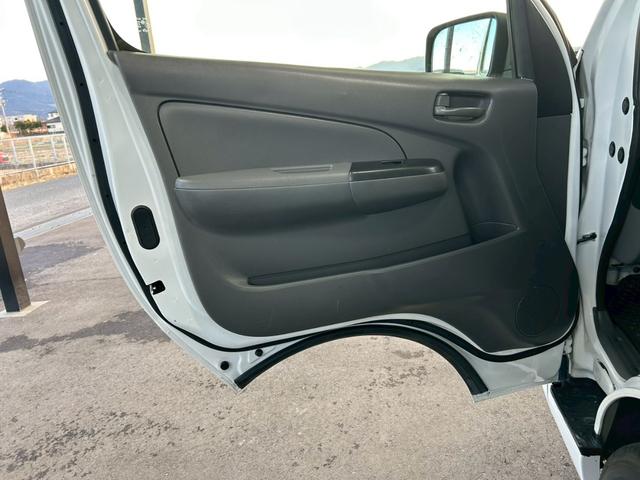 ＮＶ３５０キャラバンバン ロングＤＸ　ベッドキット　９Ｖ型ナビＴＶ　フリップダウンモニター　Ｂｌｕ－ｒａｙ再生　Ｂｌｕｅｔｏｏｔｈ　バックカメラ　前後ドラレコ　１６インチＡＷ　ＮＡＳＣＡＲタイヤ　タイミングチェーン　４ナンバー貨物登録（24枚目）