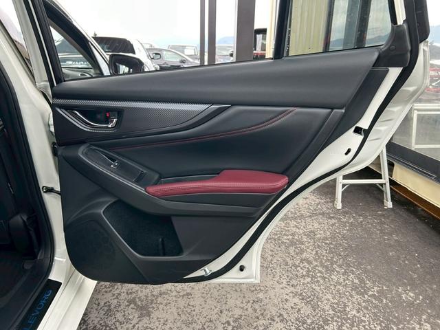 �E��ȃh�A�g����