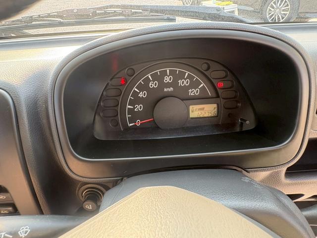 スクラムトラック 　バンショップミカミ　テントむし　Ｔ－ＰＯ　パートタイム４ＷＤ　５速ＭＴ　ワンオーナー車　ユーザー買取　４ナンバー軽自動車登録　ポップアップテント　サブバッテリー１００Ａｈ　デジタルインナーミラー（19枚目）