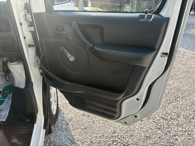 スクラムトラック 　バンショップミカミ　テントむし　Ｔ－ＰＯ　パートタイム４ＷＤ　５速ＭＴ　ワンオーナー車　ユーザー買取　４ナンバー軽自動車登録　ポップアップテント　サブバッテリー１００Ａｈ　デジタルインナーミラー（26枚目）