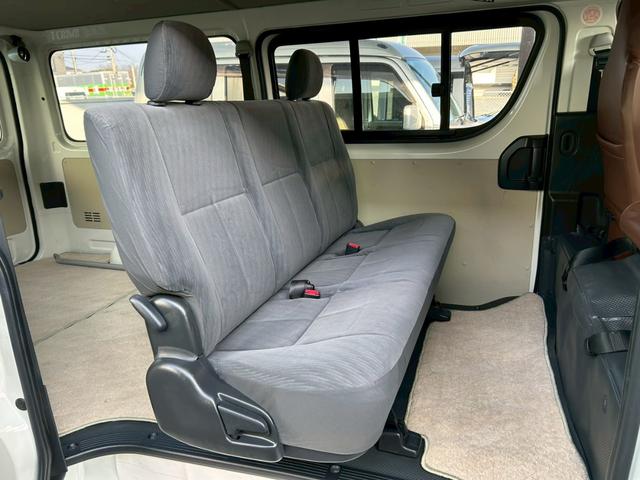 ハイエースバン ロングＤＸ　ワンオーナー　記録簿１１枚有り　ハイラックス用１７インチＡＷ　ローダウン　４型フェイス　ナビＴＶ　Ｂｌｕｅｔｏｏｔｈ　バックカメラ　ＥＴＣ　ＬＥＤヘッドライト　タイミングチェーン　４ナンバー貨物登録（17枚目）
