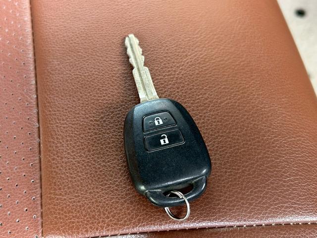 ハイエースバン ロングＤＸ　ワンオーナー　記録簿１１枚有り　ハイラックス用１７インチＡＷ　ローダウン　４型フェイス　ナビＴＶ　Ｂｌｕｅｔｏｏｔｈ　バックカメラ　ＥＴＣ　ＬＥＤヘッドライト　タイミングチェーン　４ナンバー貨物登録（36枚目）