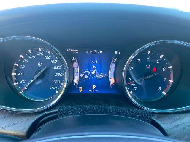 クアトロポルテ S 純正ナビ・バックモニター・Bluetooth キャラメルレザーシート サンルーフ 純正21インチAW ユーザー買取車(25枚目)