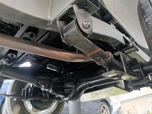 ジムニー EC 5速・社外16インチアルミ・ステアリングダンパー・社外マフラー・タイミングベルト交換済/R3年54630km・サクションホース・IPFオフロードランプ・※純正白から純正白全塗装※(56枚目)