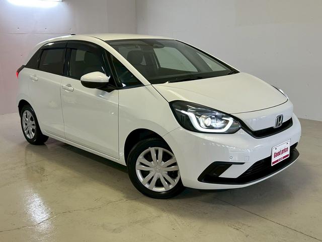 フィット ｅ：ＨＥＶベーシック　衝突軽減ブレーキ　車線逸脱警報　車速追従クルーズコントロール　ＬＥＤオートハイビーム　前後誤発進抑制　前後クリアランスソナー　純正ナビ　Ｂｌｕｅｔｏｏｔｈ　バックカメラ　スマートキー２個　ＥＴＣ（8枚目）