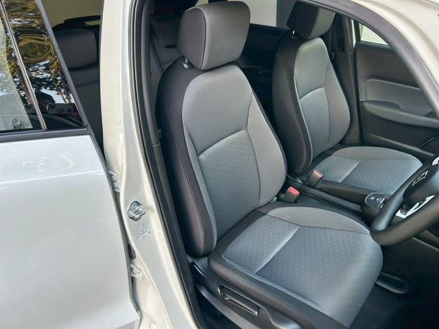 フィット ｅ：ＨＥＶベーシック　衝突軽減ブレーキ　車線逸脱警報　車速追従クルーズコントロール　ＬＥＤオートハイビーム　前後誤発進抑制　前後クリアランスソナー　純正ナビ　Ｂｌｕｅｔｏｏｔｈ　バックカメラ　スマートキー２個　ＥＴＣ（15枚目）