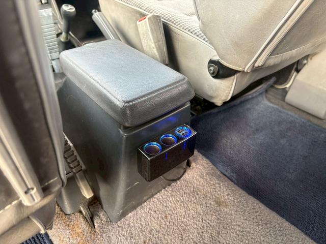 �Z���^�[�R���\�[�����ɃV�K�[�\�P�b�g������܂��B