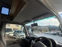運転席側天井、年数経過による汚れは御座いますが破れ等無く良好な状態を保っております。
