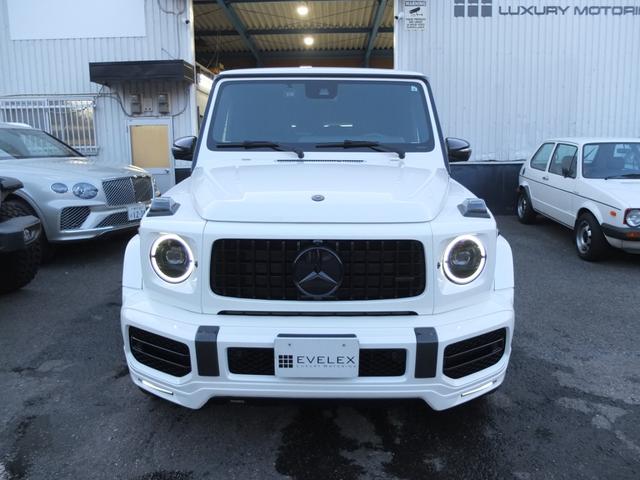 Ｇクラス Ｇ６３　ＡＭＧレザーエクスクルーシブパッケージ　Ｇ６３ナイトＰＫＧ　ＡＭＧカーボンファイバーインテリアトリムＰＫＧブラウンレザー　ドア４枚イージークローザー　ブラバスＦスポイラー　ＡＭＧ２２ＡＷ　ワンオーナー禁煙車　ブラック＆ステップラプター塗装（9枚目）