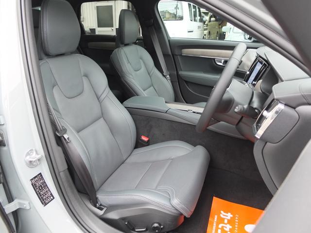 Ｖ９０ アルティメット　Ｂ５　禁煙車　大型サンルーフ　Ｂｏｗｅｒｓ　＆　ＷｉｌｋｉｎｓサウンドシステムＡｐｐｌｅ　ＣａｒＰｌａｙ　スマホ置くだけ充電機能　全周囲カメラ＆フロント＆サイド＆バックカメラ　ドライブレコーダー前後カメラ（29枚目）
