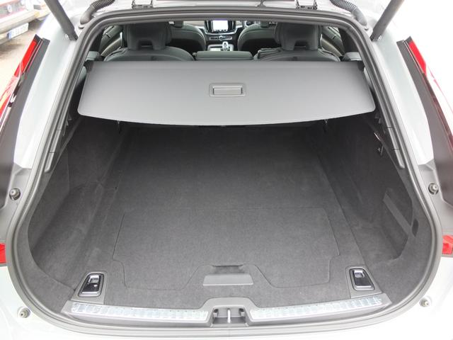 Ｖ９０ アルティメット　Ｂ５　禁煙車　大型サンルーフ　Ｂｏｗｅｒｓ　＆　ＷｉｌｋｉｎｓサウンドシステムＡｐｐｌｅ　ＣａｒＰｌａｙ　スマホ置くだけ充電機能　全周囲カメラ＆フロント＆サイド＆バックカメラ　ドライブレコーダー前後カメラ（53枚目）