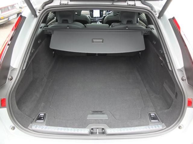 Ｖ９０ アルティメット　Ｂ５　禁煙車　大型サンルーフ　Ｂｏｗｅｒｓ　＆　ＷｉｌｋｉｎｓサウンドシステムＡｐｐｌｅ　ＣａｒＰｌａｙ　スマホ置くだけ充電機能　全周囲カメラ＆フロント＆サイド＆バックカメラ　ドライブレコーダー前後カメラ（54枚目）