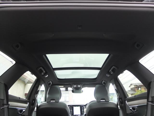 Ｖ９０ アルティメット　Ｂ５　禁煙車　大型サンルーフ　Ｂｏｗｅｒｓ　＆　ＷｉｌｋｉｎｓサウンドシステムＡｐｐｌｅ　ＣａｒＰｌａｙ　スマホ置くだけ充電機能　全周囲カメラ＆フロント＆サイド＆バックカメラ　ドライブレコーダー前後カメラ（56枚目）