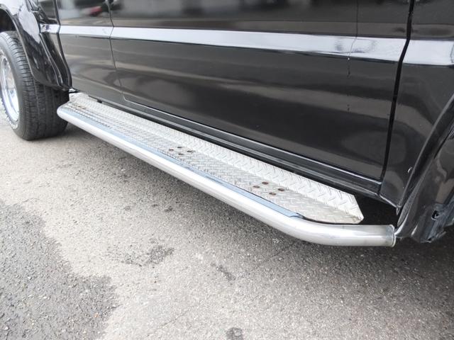 プロシード キャブプラス　車検Ｒ９年２月　アメリカンカスタム　新品ビレットハンドル　メッキ深リムホイール　グッドリッチ製ホワイトレタータイヤ　レザーシート　メッキバンパー前後　オーバーフェンダー　サイドステップ　荷台ＢＯＸ（6枚目）
