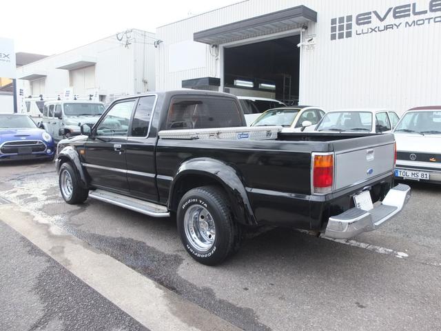 プロシード キャブプラス　車検Ｒ９年２月　アメリカンカスタム　新品ビレットハンドル　メッキ深リムホイール　グッドリッチ製ホワイトレタータイヤ　レザーシート　メッキバンパー前後　オーバーフェンダー　サイドステップ　荷台ＢＯＸ（13枚目）