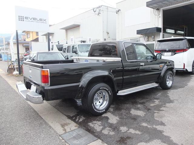 プロシード キャブプラス　車検Ｒ９年２月　アメリカンカスタム　新品ビレットハンドル　メッキ深リムホイール　グッドリッチ製ホワイトレタータイヤ　レザーシート　メッキバンパー前後　オーバーフェンダー　サイドステップ　荷台ＢＯＸ（16枚目）