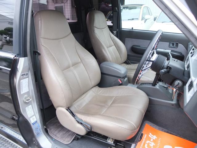 プロシード キャブプラス　車検Ｒ９年２月　アメリカンカスタム　新品ビレットハンドル　メッキ深リムホイール　グッドリッチ製ホワイトレタータイヤ　レザーシート　メッキバンパー前後　オーバーフェンダー　サイドステップ　荷台ＢＯＸ（31枚目）