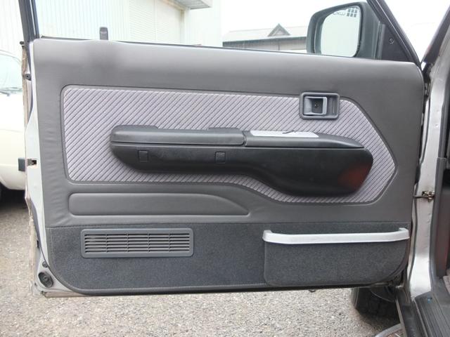 プロシード キャブプラス　車検Ｒ９年２月　アメリカンカスタム　新品ビレットハンドル　メッキ深リムホイール　グッドリッチ製ホワイトレタータイヤ　レザーシート　メッキバンパー前後　オーバーフェンダー　サイドステップ　荷台ＢＯＸ（36枚目）