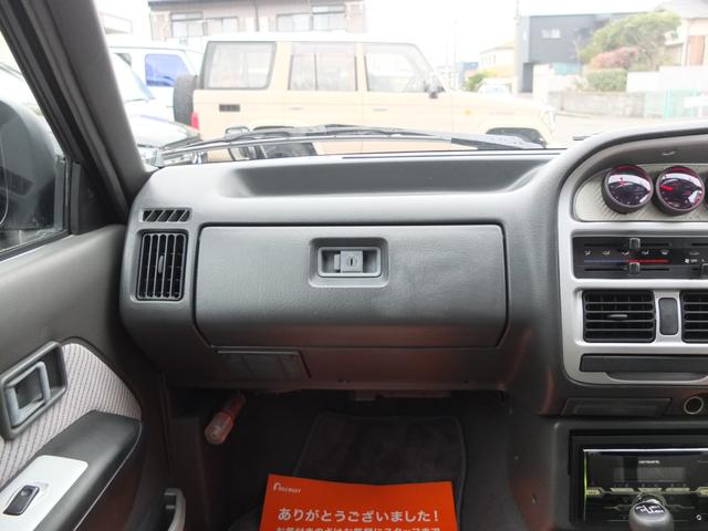 プロシード キャブプラス　車検Ｒ９年２月　アメリカンカスタム　新品ビレットハンドル　メッキ深リムホイール　グッドリッチ製ホワイトレタータイヤ　レザーシート　メッキバンパー前後　オーバーフェンダー　サイドステップ　荷台ＢＯＸ（42枚目）