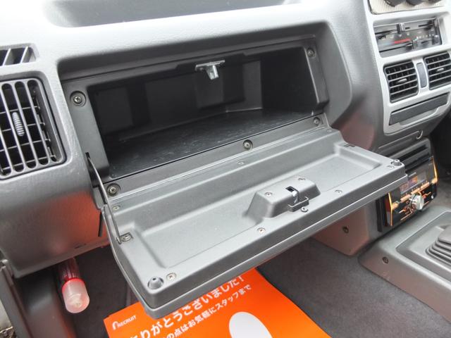 プロシード キャブプラス　車検Ｒ９年２月　アメリカンカスタム　新品ビレットハンドル　メッキ深リムホイール　グッドリッチ製ホワイトレタータイヤ　レザーシート　メッキバンパー前後　オーバーフェンダー　サイドステップ　荷台ＢＯＸ（43枚目）