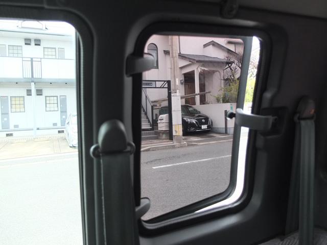 プロシード キャブプラス　車検Ｒ９年２月　アメリカンカスタム　新品ビレットハンドル　メッキ深リムホイール　グッドリッチ製ホワイトレタータイヤ　レザーシート　メッキバンパー前後　オーバーフェンダー　サイドステップ　荷台ＢＯＸ（44枚目）