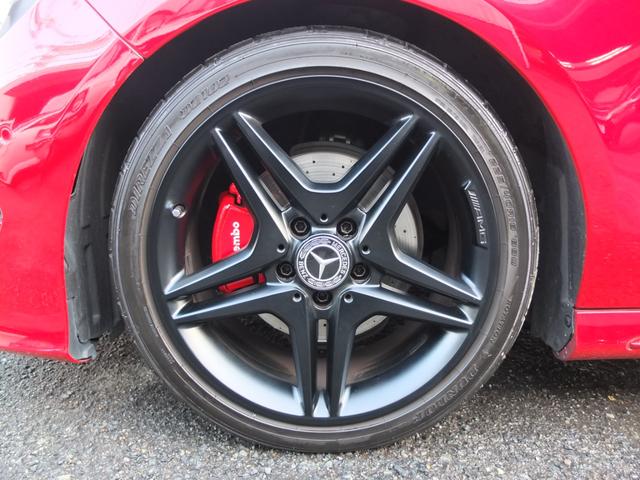 �`�l�f���z�C�[�����u���b�N�ł��B�^�C���͂S�{���Ƀ_�����b�v���Ŏc�a����V��������܂��B