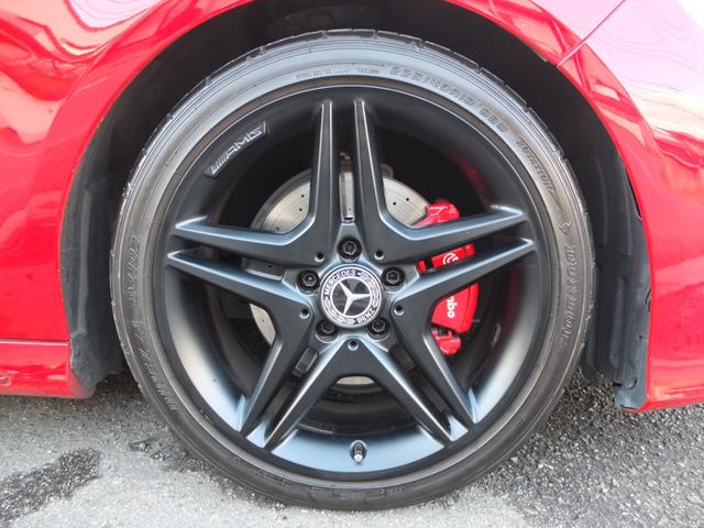 �`�l�f���z�C�[�����u���b�N�ł��B�^�C���͂S�{���Ƀ_�����b�v���Ŏc�a����V��������܂��B