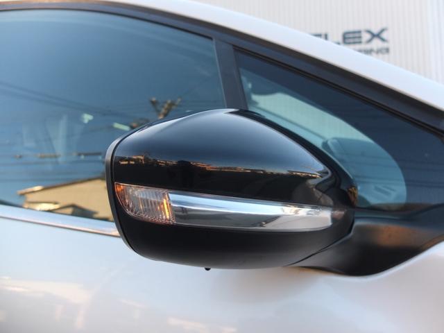 �����h�A�~���[�E�C���J�[���������Ă���܂��B