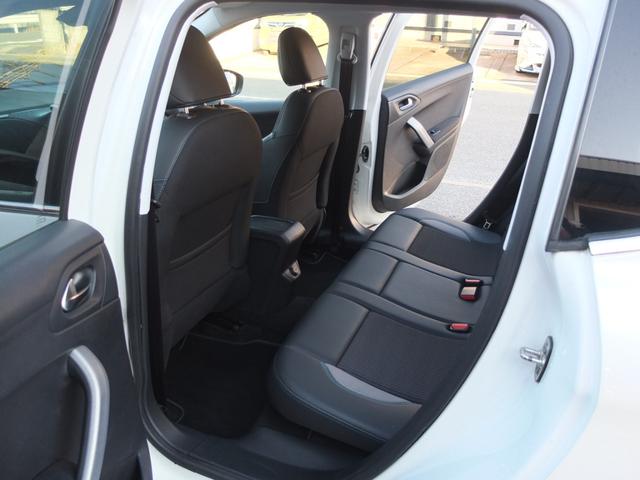 ���A�V�[�g�́A���ʂƔw������̊p�x�����傤�Ǘǂ��A����S�n���f�n�n�c�I�����ʒu�́A�������߂ɐݒ肳��Ă���A�����炵���ǍD�B�t�����g�V�[�g�E���A�V�[�g���ɖڗ����≘��͂Ȃ��A���ꂢ�ȏ�Ԃł��B