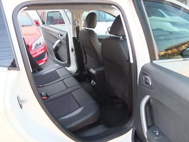 ���A�V�[�g�́A���ʂƔw������̊p�x�����傤�Ǘǂ��A����S�n���f�n�n�c�I�����ʒu�́A�������߂ɐݒ肳��Ă���A�����炵���ǍD�B�t�����g�V�[�g�E���A�V�[�g���ɖڗ����≘��͂Ȃ��A���ꂢ�ȏ�Ԃł��B